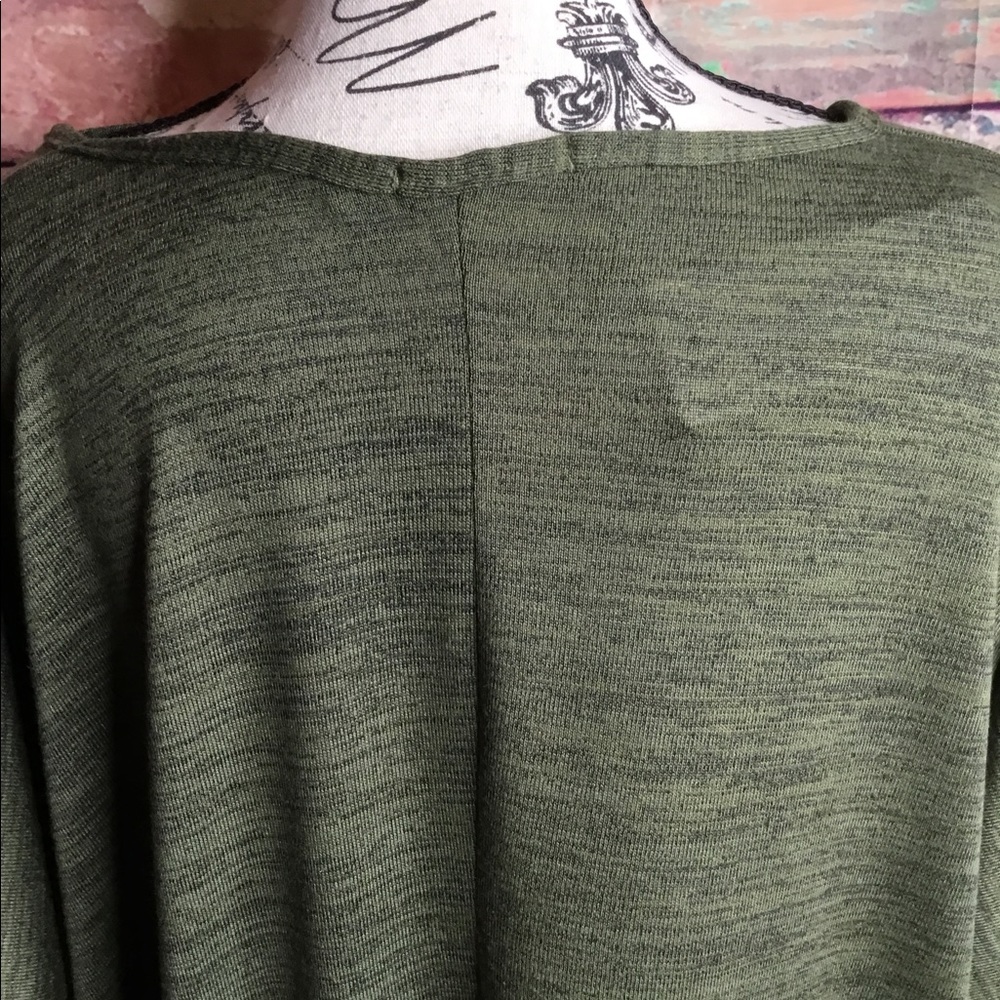 Boohoo 🌸SOLD🌸 Peep Chest Shirt - Picture 4 of 6